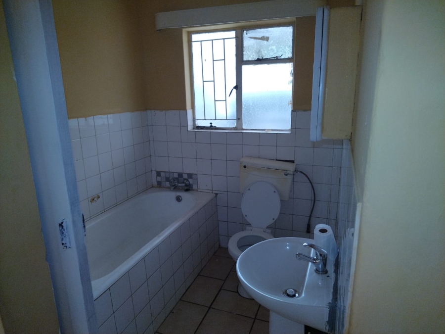 2 Bedroom Property for Sale in Rustenburg Central North West